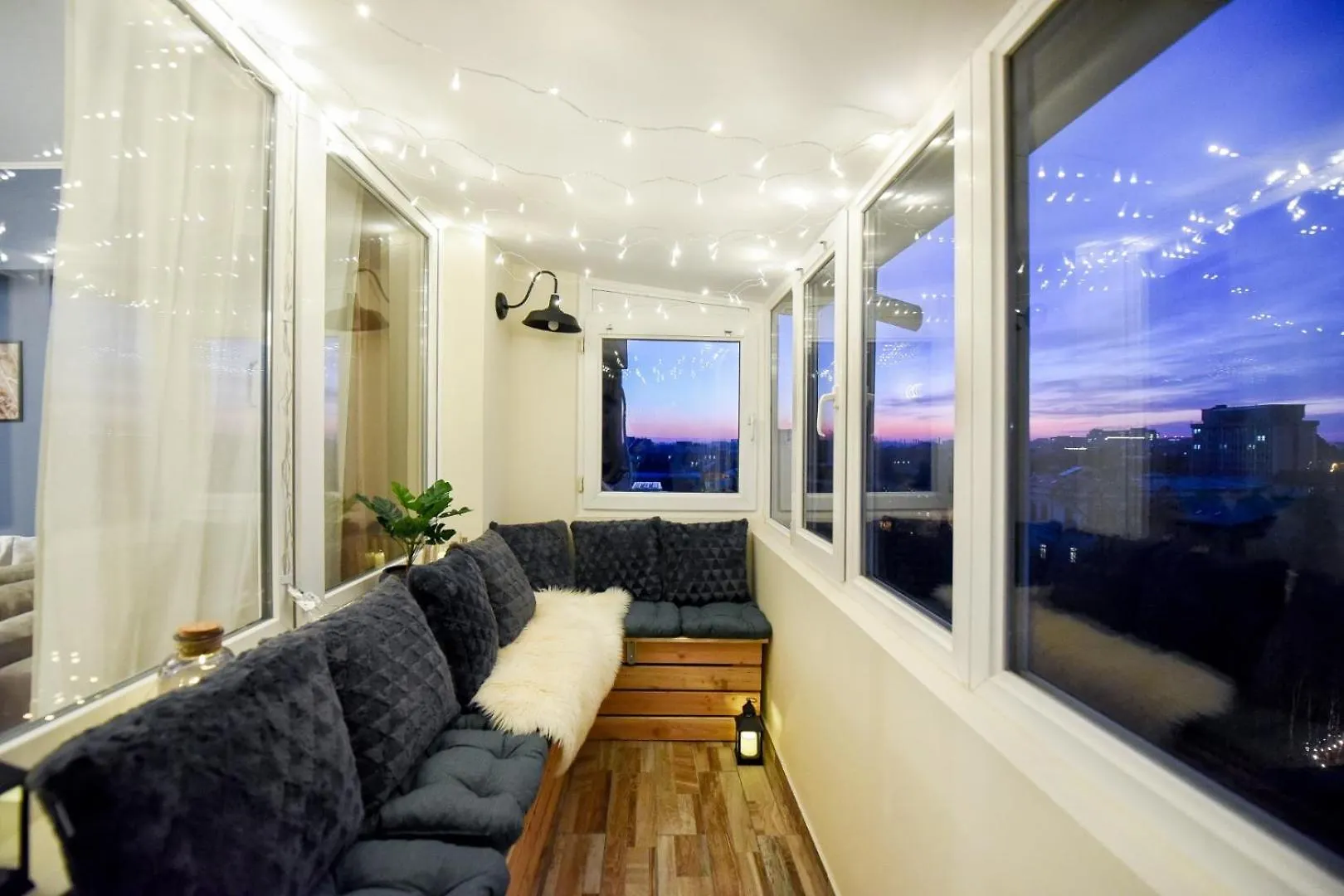 City Living At Its Best - Spacious 2 Bedroom Apartment On Calea Victoriei Bucharest