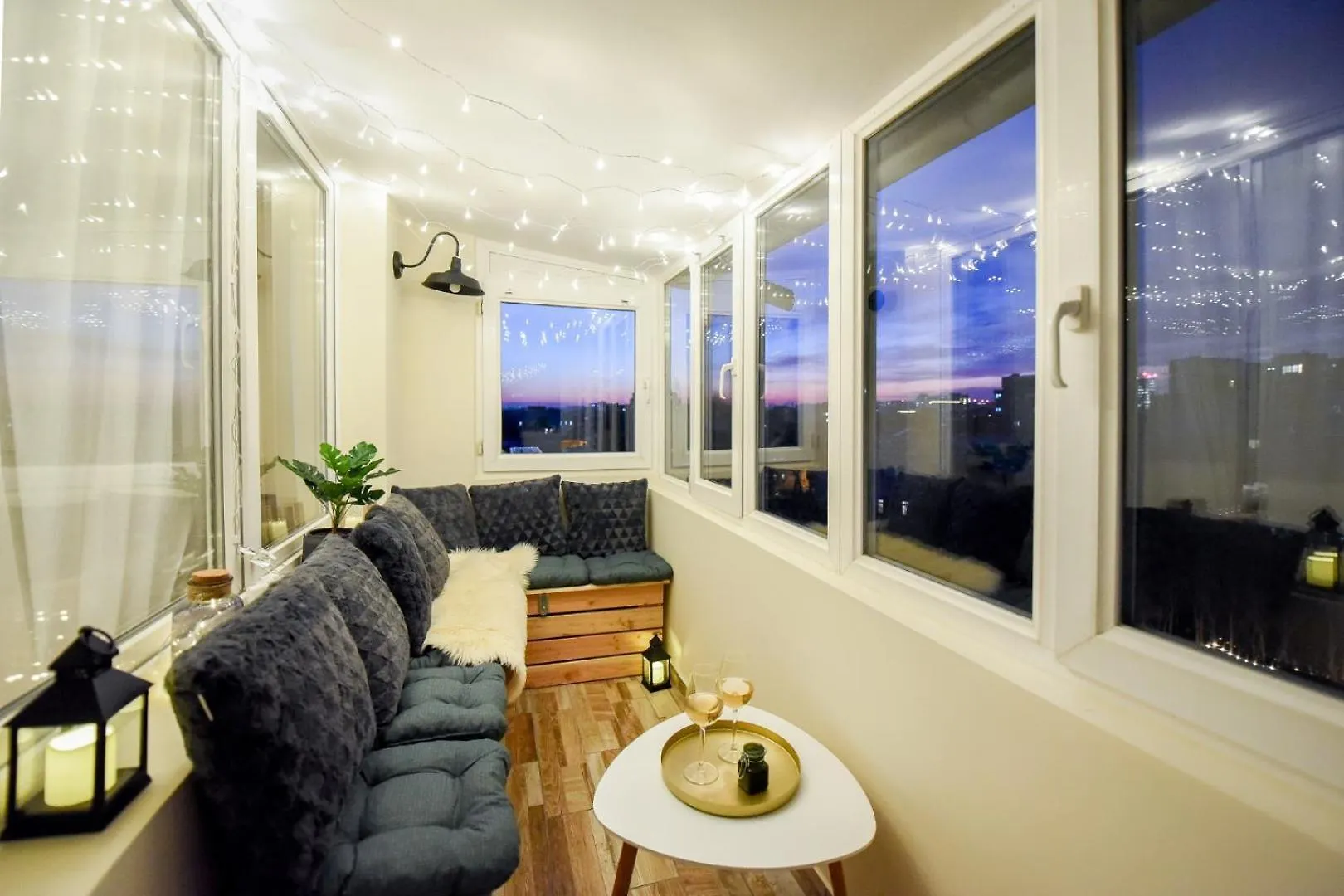 City Living At Its Best - Spacious 2 Bedroom Apartment On Calea Victoriei Bucharest