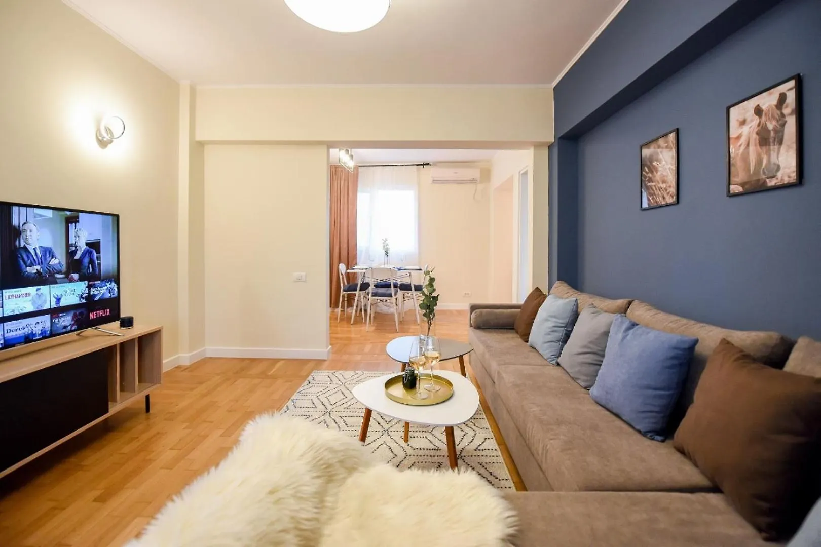 City Living At Its Best - Spacious 2 Bedroom Apartment On Calea Victoriei Bucharest 0*,