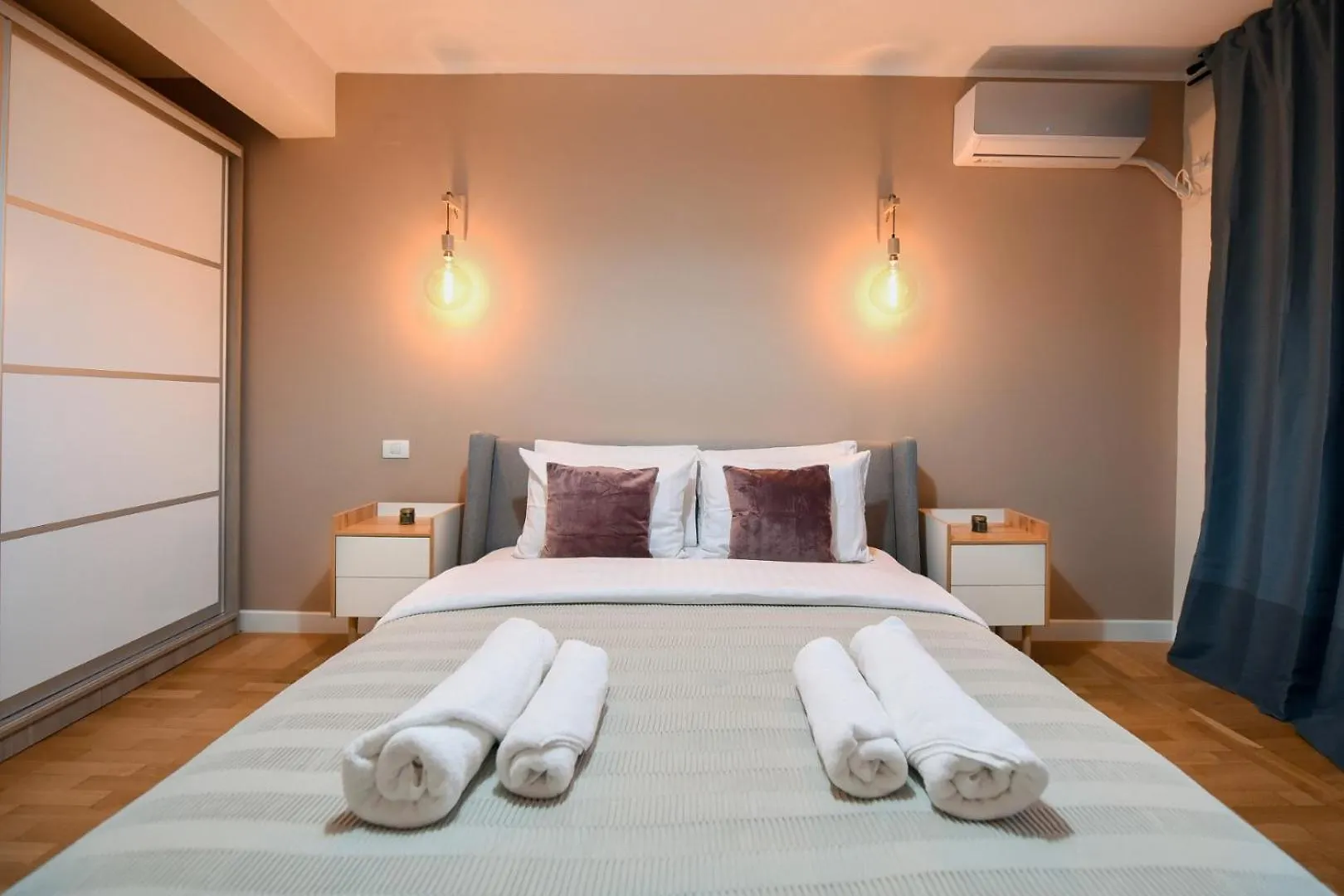 City Living At Its Best - Spacious 2 Bedroom Apartment On Calea Victoriei Bucharest