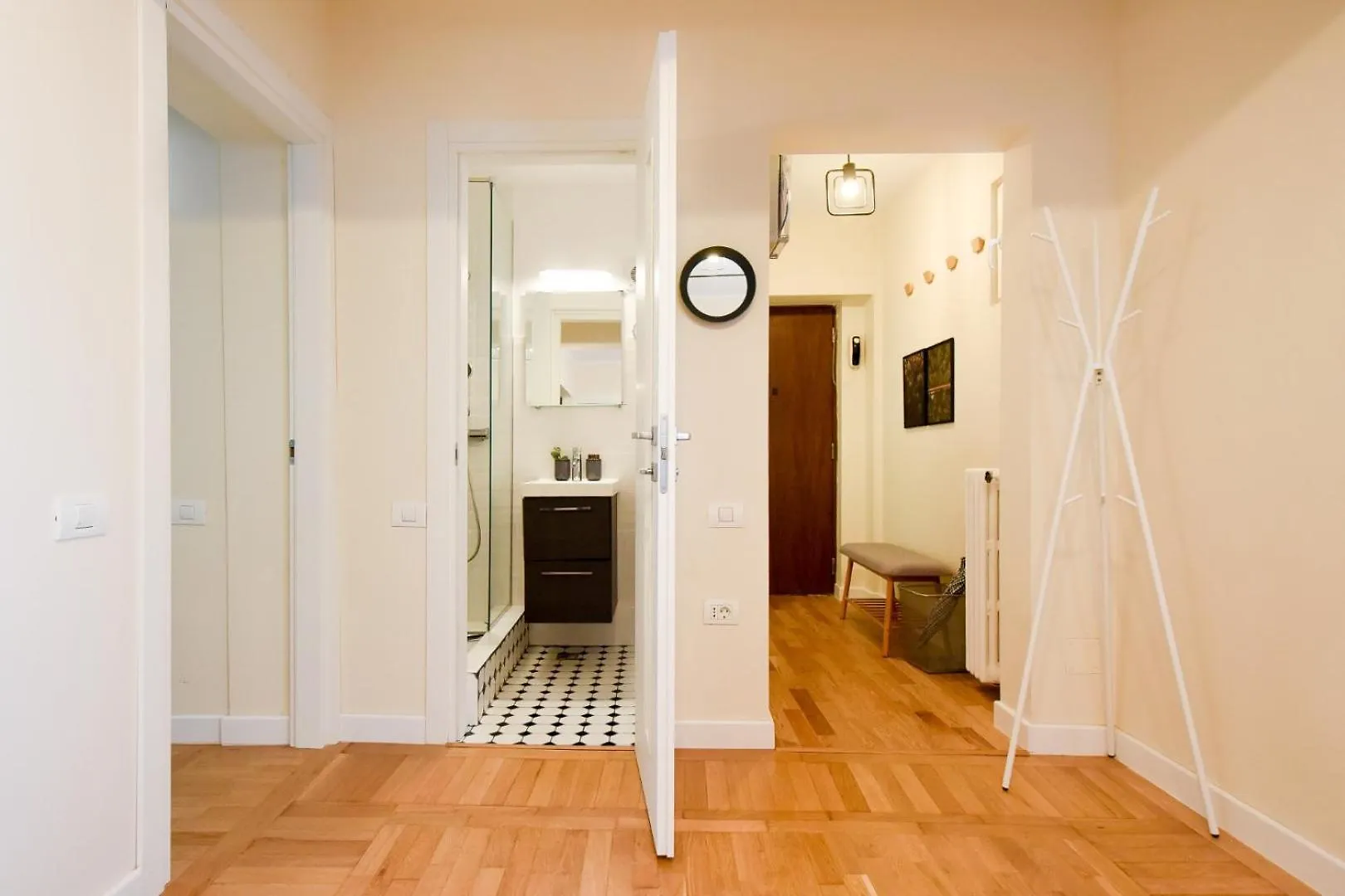 City Living At Its Best - Spacious 2 Bedroom Apartment On Calea Victoriei Bucharest Romania