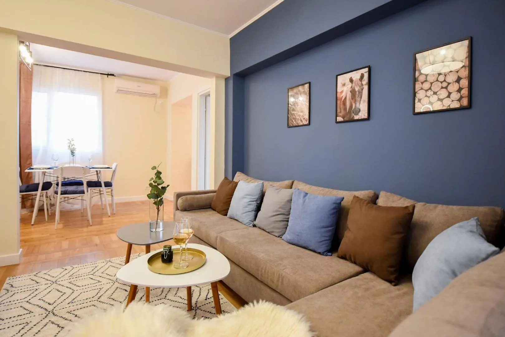 City Living At Its Best - Spacious 2 Bedroom Apartment On Calea Victoriei Bucureşti România