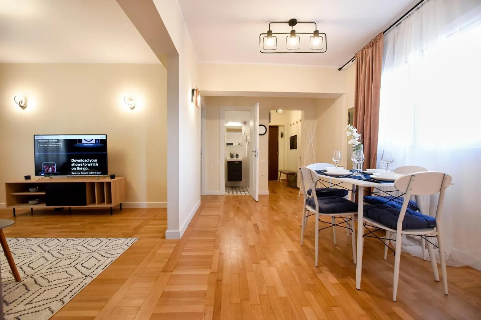 City Living At Its Best - Spacious 2 Bedroom Apartment On Calea Victoriei Bucureşti