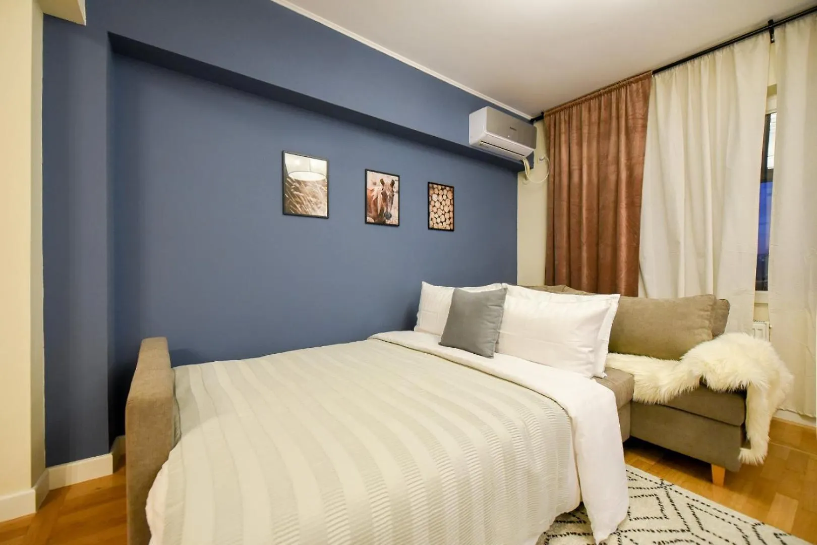 City Living At Its Best - Spacious 2 Bedroom Apartment On Calea Victoriei Bucureşti 0*,